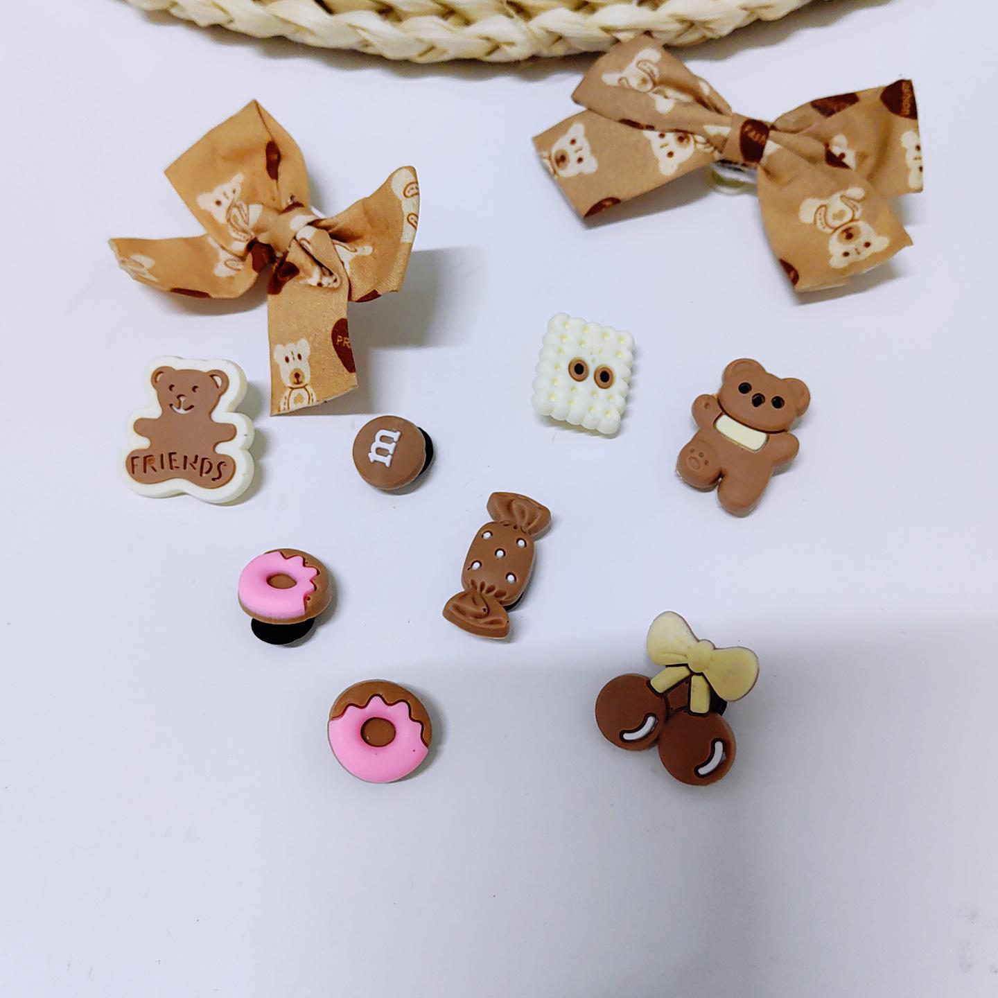 

Новые туфли с отверстиями DIY ювелирные изделия мода съемный коричневый бант мишка пряжка для обуви набор аксессуаров