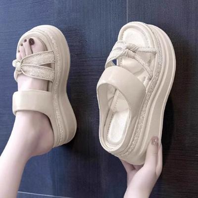 Dicksöliges Innenkeil coole Hausschuhe Damen 2024 Sommer neue beliebte Außenmode Internet-Berühmtheit Muffin Keilabsatz Sandalen