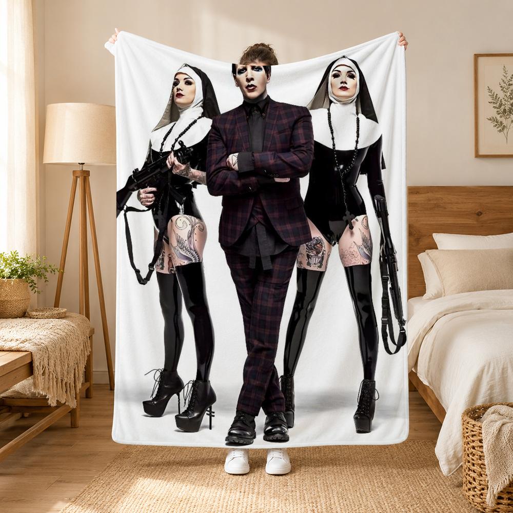 Marilyn Manson Singer Throw 240G Flannel Blanket, Suitable For Sofas, Beds, Offices, Exquisite Gift Blankets