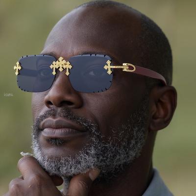 Europäische und amerikanische Retro-Randlose Sonnenbrille für Herren, Diamantschliff-Kante Imitation Holzmaserung Sonnenbrille für Herren.