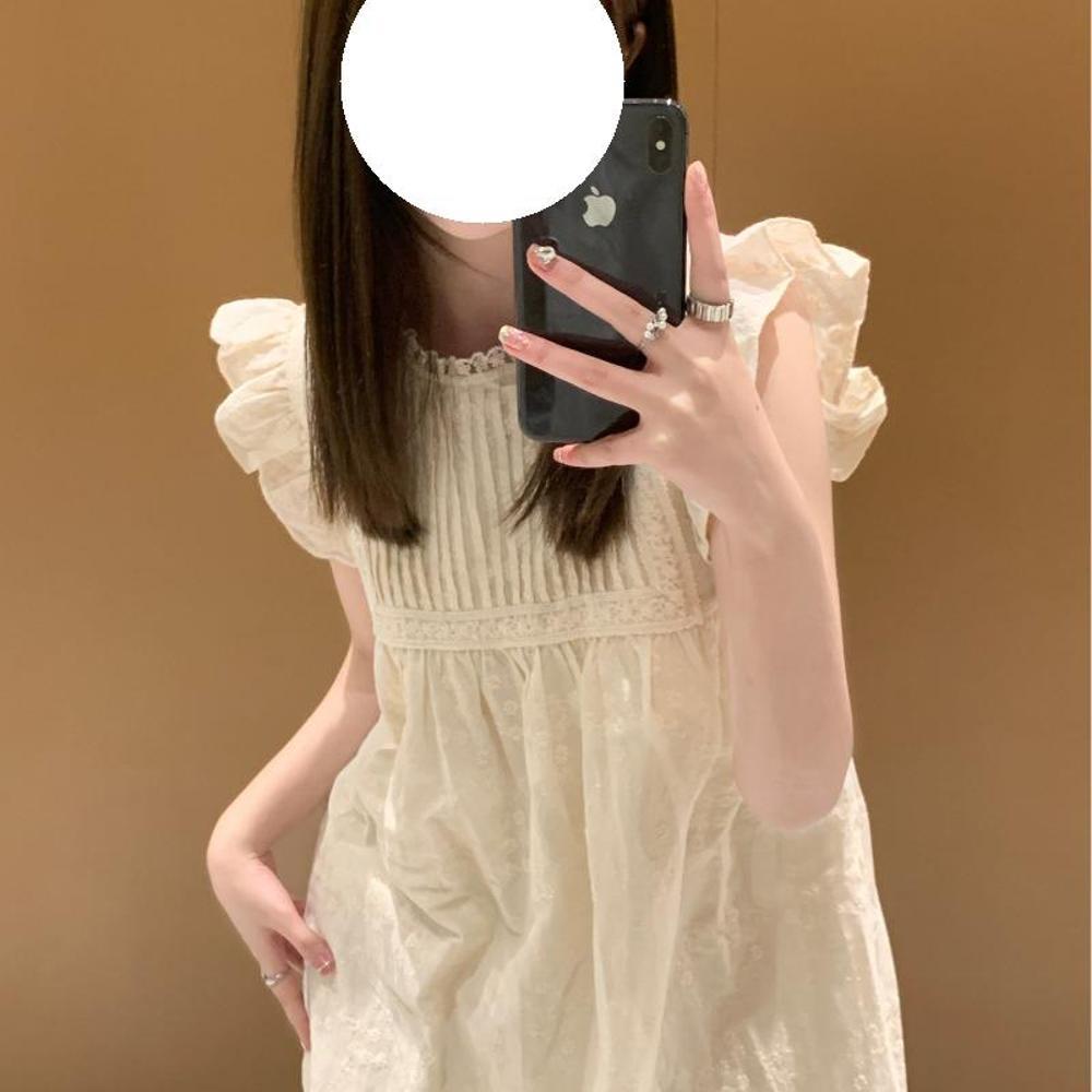 Small flying sleeves doll dress women's summer girl niche new white dress looks thin