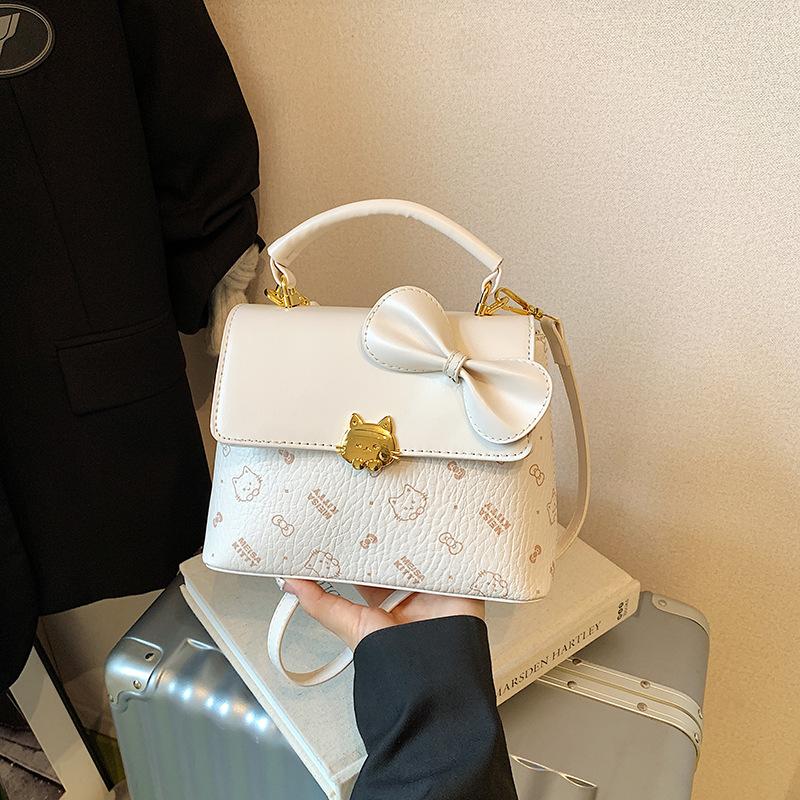 

Autumn and winter bags women s new fashionable versatile messenger bags exquisite retro portable small bags