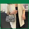 Modische Mini-Quadrat-Handtasche 2024 aus weichem Nylonmaterial mit einzigartigem Tierprint-Stil