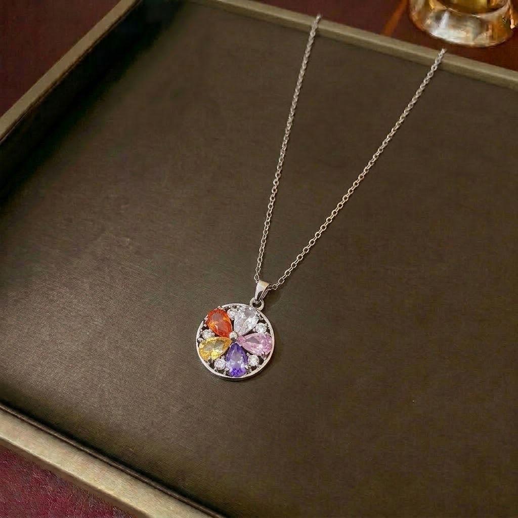 Women's Simple Style Gold Zircon Rose Flower Necklace with Diamond Accents, Titanium Steel Clavicle Chain