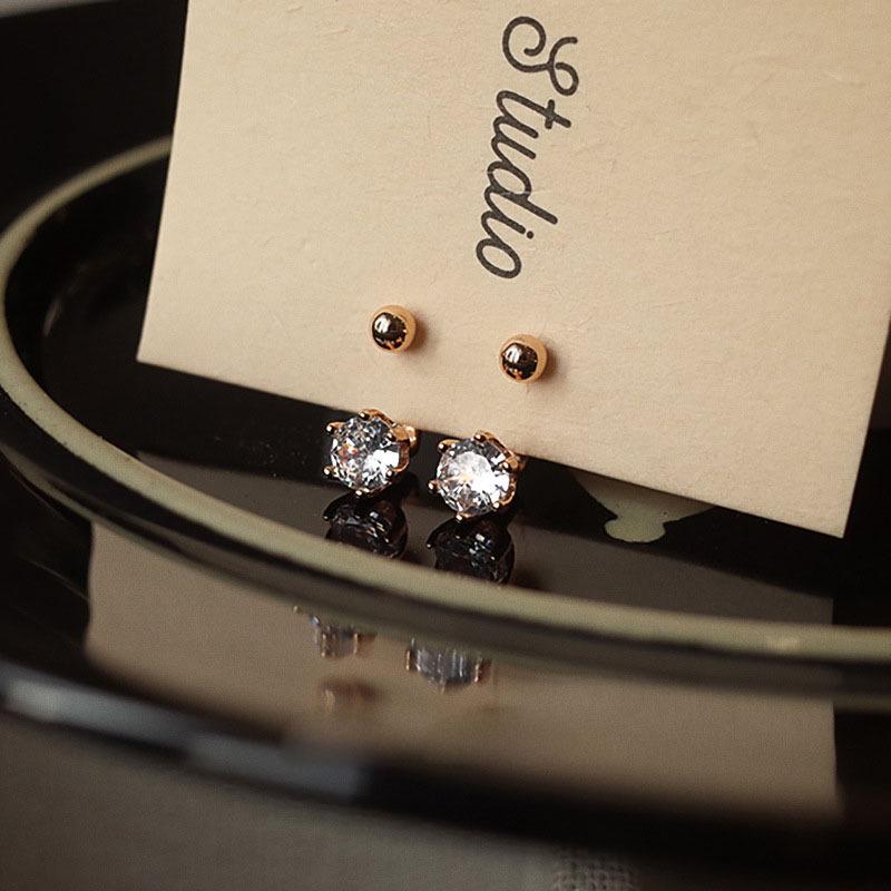 Brincos da Moda de Diamante Zircônia: Compacto, Versátil e Perfeito para Uso Diário.