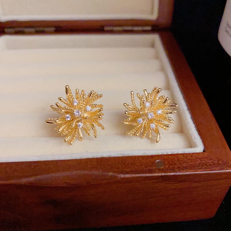 Dandelion Fireworks Stud Earrings: Chic and Versatile Contemporary Design