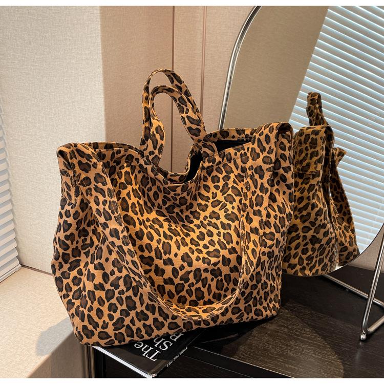 Leopard Print Canvas Commuting Lazy Wind Bag Women 2025 Fashion Portable Large Capacity Shoulder Mommy Bag Crossbody