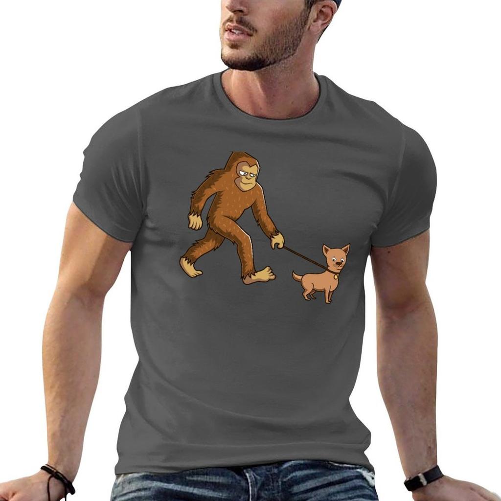 T-shirt Imprimé Croyeur OVNI Sasquatch Bigfoot Chien Chihuahua Marchant T-shirts Imprimés Pour Unisexe T-shirts Pour Unisexe Graphique T-shirt Drôle