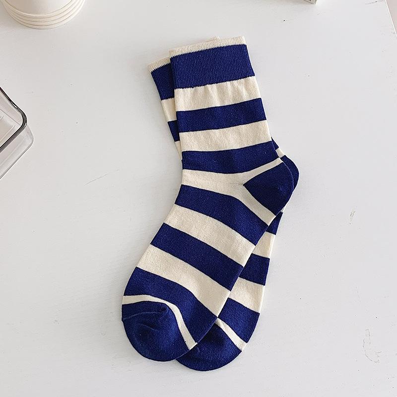 Female Spring and Autumn New Letter Stripe Movement In Tube Cotton Socks