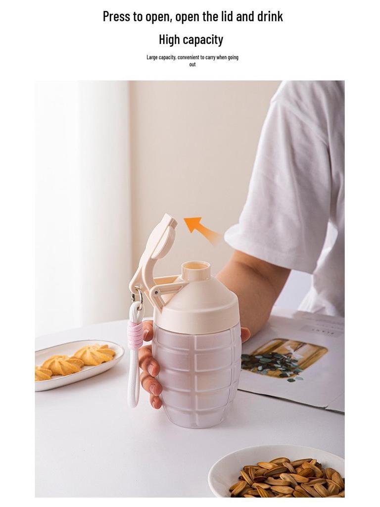 Summer Pineapple Sports Water Bottle – Large Capacity, Portable Student Kettle, Fitness Shaker, Smoothie Cup