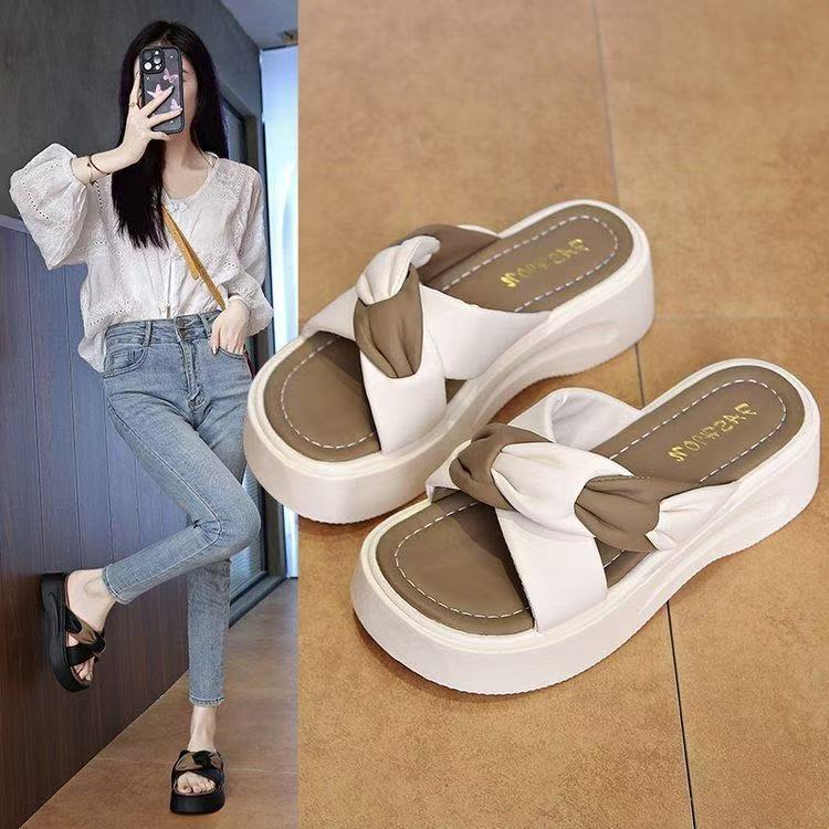 Premium thick-soled cross-cool slippers women's summer wear 2025 new leisure and vacation one-word beach sandals