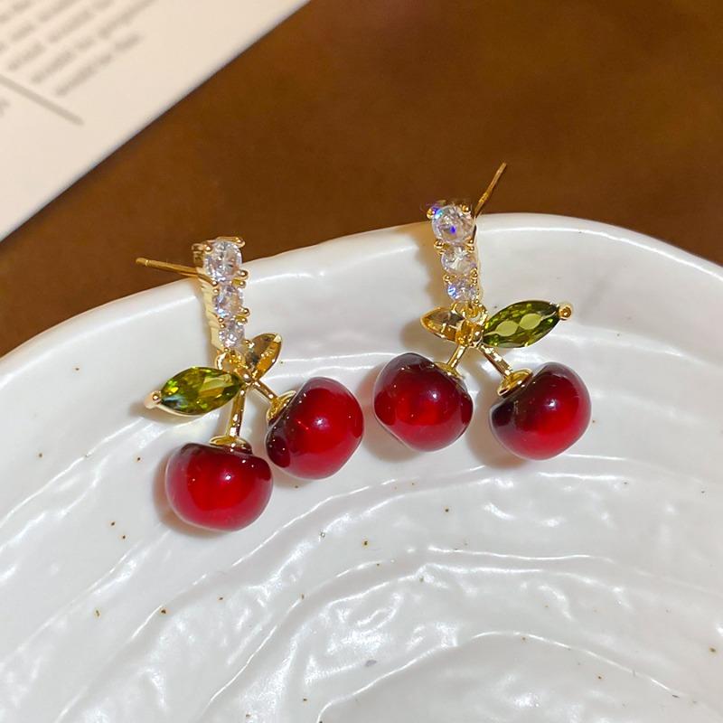 Orecchini Pendenti Ciliegia Rossa in Resina con Zirconia Cubica Rossa Lucida per Donna Placcati in Oro Vero Rame Gioielli Casual