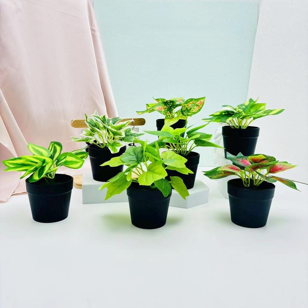 Mini Fake Plant Pot With Silk And Plastic Materials For Office Desk And Bedroom