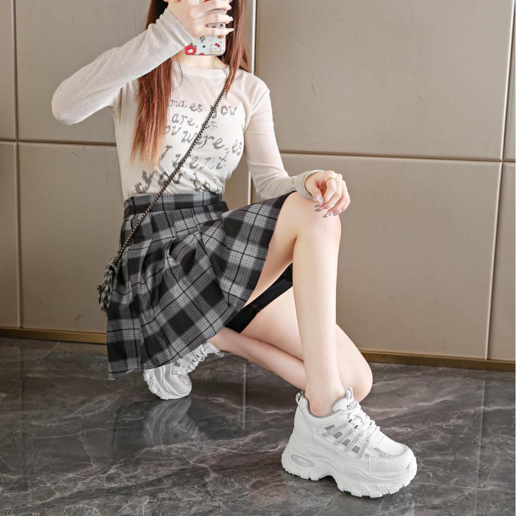 Little fairy platform dad shoes girl in the autumn of 2025 new platform muffin fashion through the net casual sports shoes girl