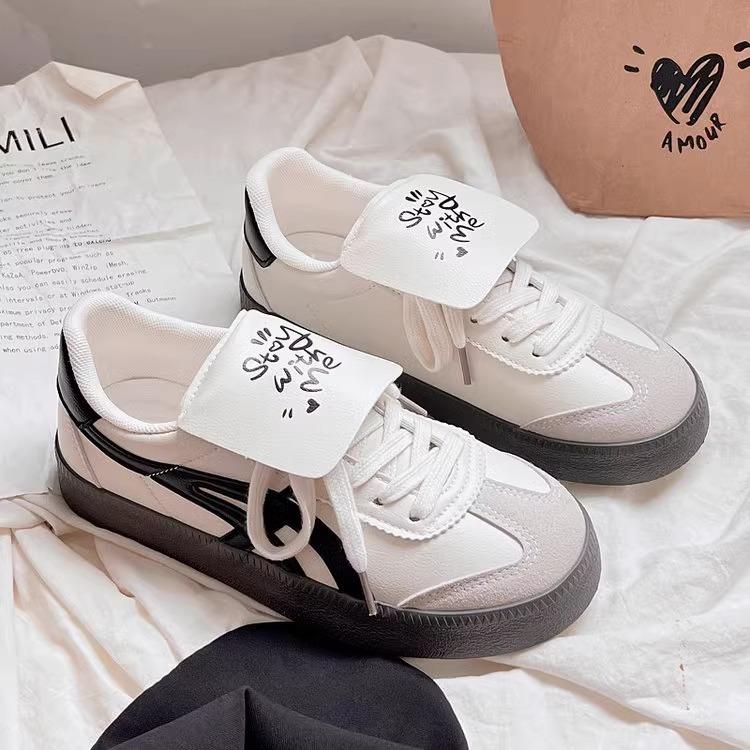 

2025 летние толстоподошвенные сетчатые маленькие белые туфли женские новые полые дышащие женские туфли мастерская повседневные кеды на платформе с мягкой подошвой 40 чёрный