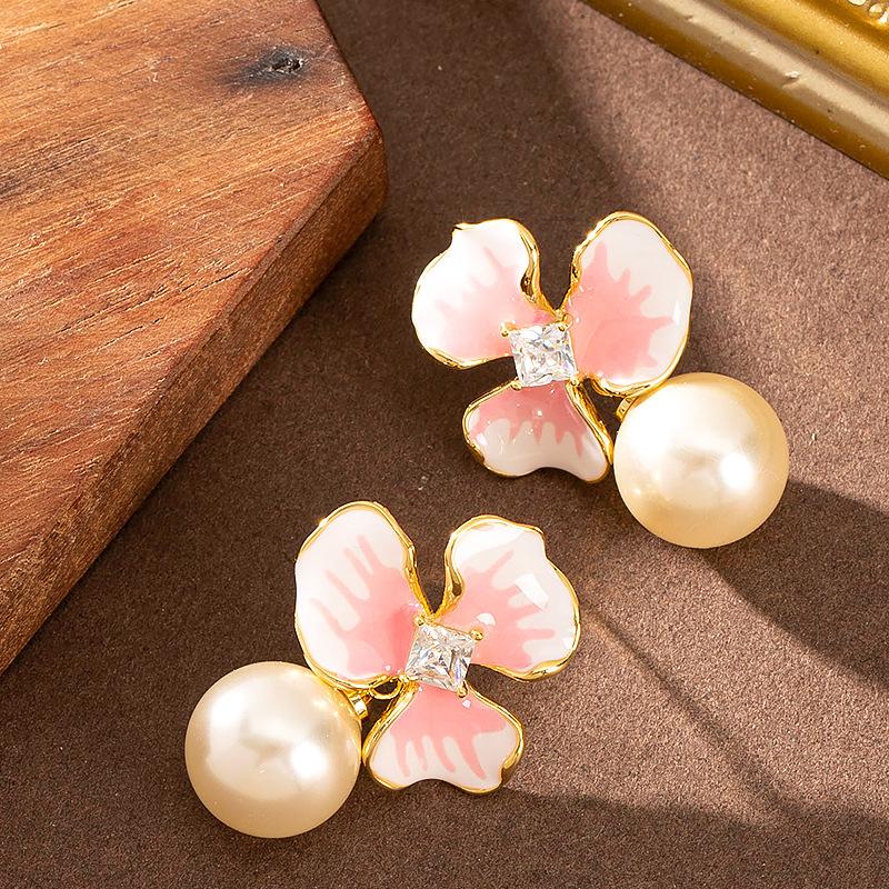French gentle temperament lady style enamel oil drop petal pearl earrings light luxury simple high sense fairy earrings