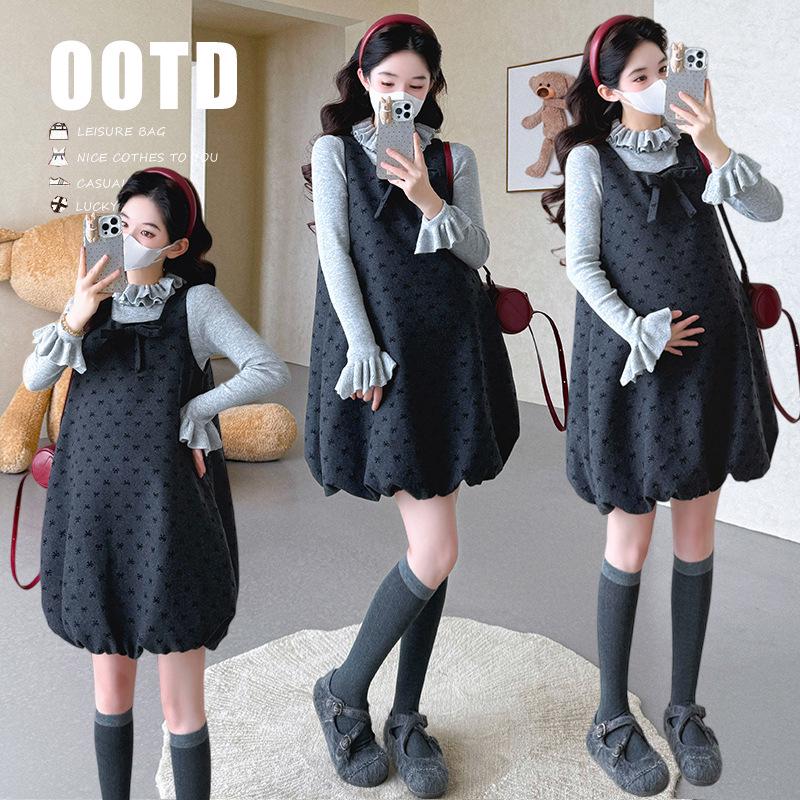 

Autumn/Winter Ribbed Knit Top with Ruffles & French Bow Woolen Flower Bud Skirt M