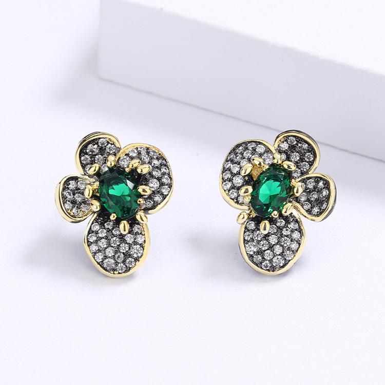 2026 Anel Colar Brincos Stud Estilo Retro Elegante de Luxo Leve Conjunto de Três Peças Flor Ligeiramente Incrustada com Zircônia Senso Tridimensional