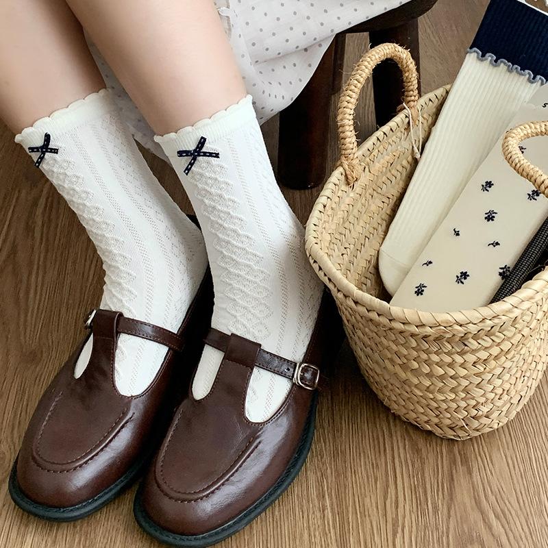 Female Spring and Autumn Sweet Three Dimensional Relief Spell Color Small Floral Bow In The Tube Pile Socks
