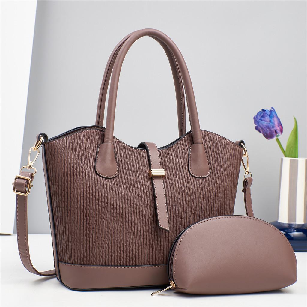 Comfortable Everyday Handbag For Women With Ample Storage And Stylish Appearance