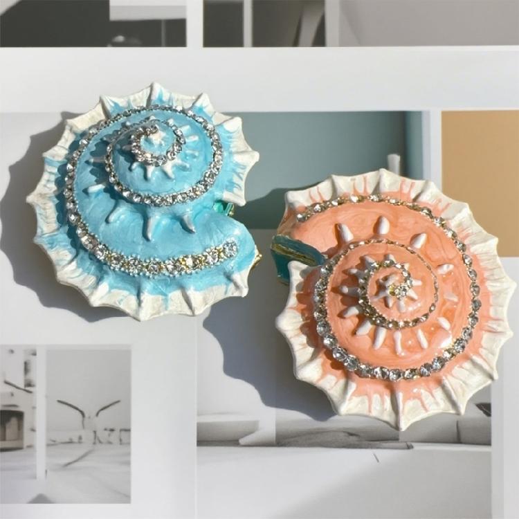 Decorative Tabletop Jewelry Holder Shell Box, Alloy Enamel Finish for Ring Earring Pendant Storage On Vanity Dressers