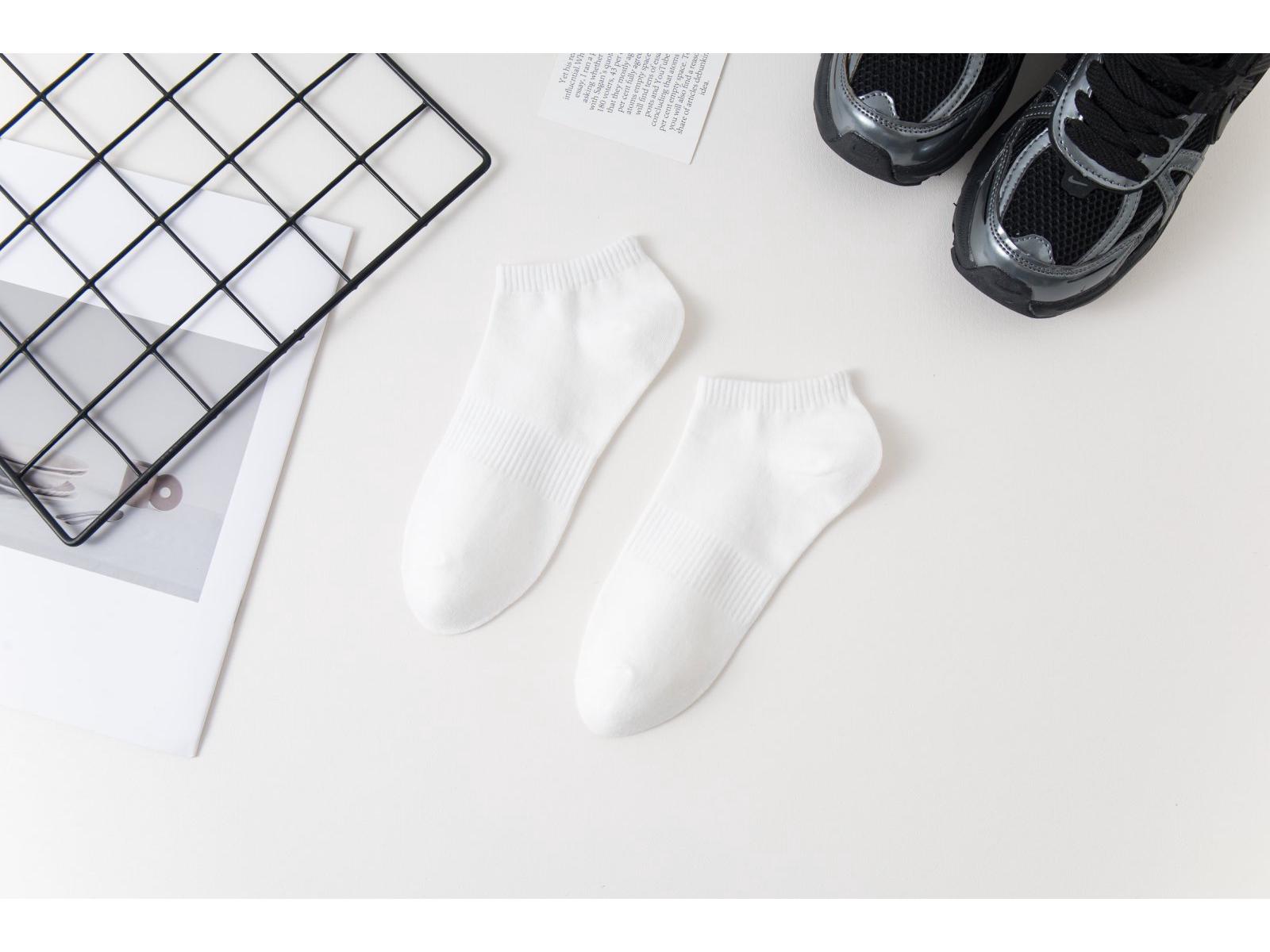 

Men s Black and White Xinjiang Cotton Mid-Calf Socks - Odor-Resistant, Sweat-Absorbent, Solid Color, Summer-Ready. One Size