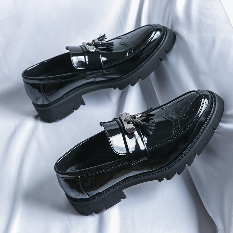 Men's business casual pointed thick-soled patent leather shoes Brock engraved teen trend Korean version trendy shoes