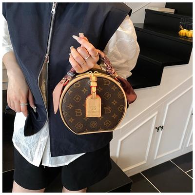 Diagonal Span Niche Round Cake Bag Women's Versatile One-shoulder Messenger Bag High-end Small Round Bag Spring and Summer Women's Bag