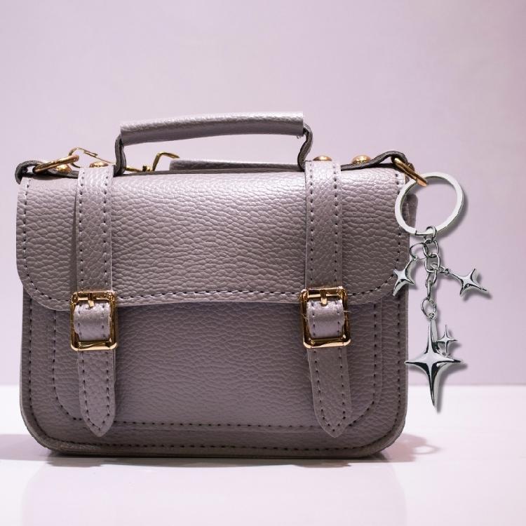 2PCs Contemporary Star Moon Key Rings Rusts Proof Zinc Alloy Keyring With Safety Lock Fashion Keychain Accessory