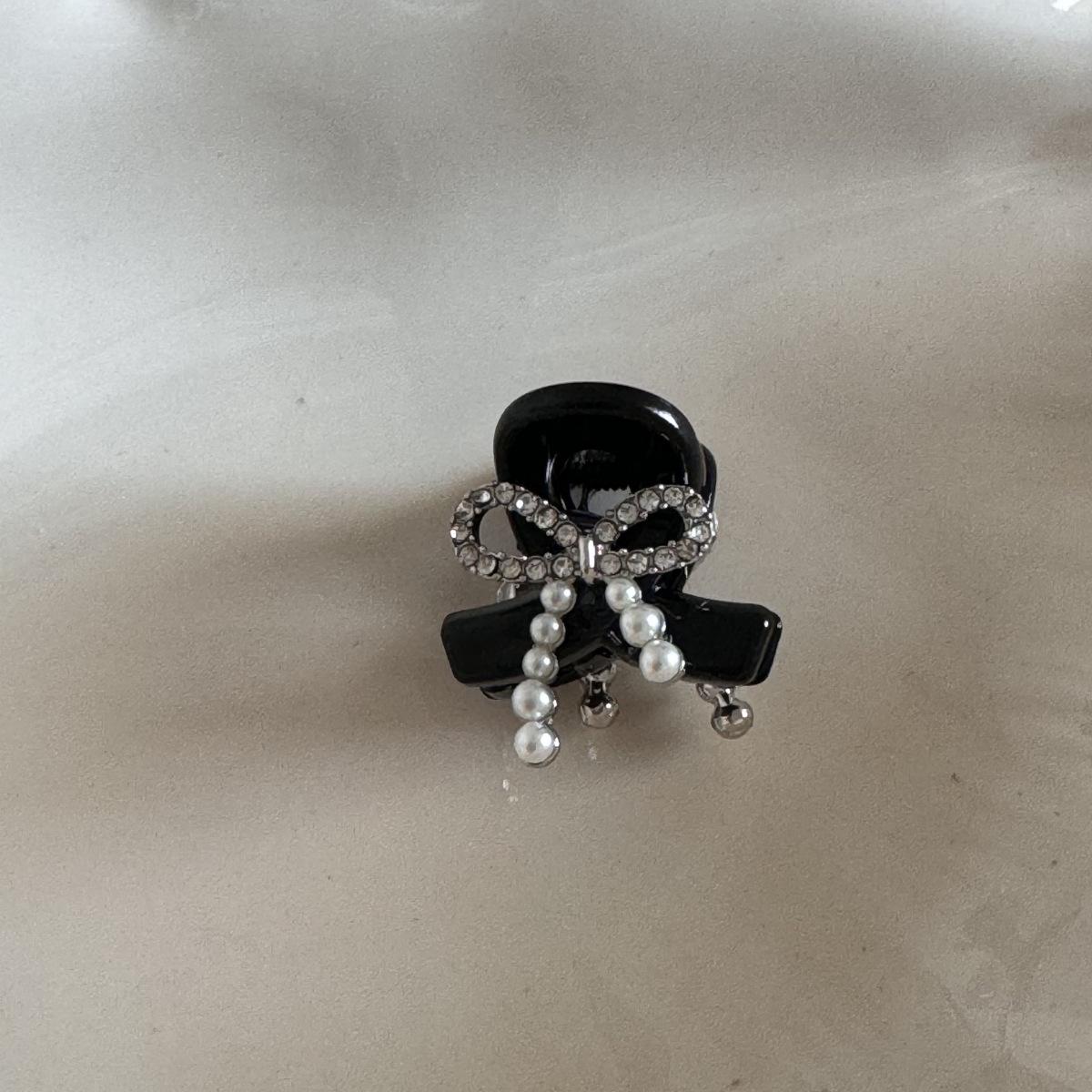 

Black Pearl Rhinestone Bow Hair Clip for Bangs and Princess Hairstyles