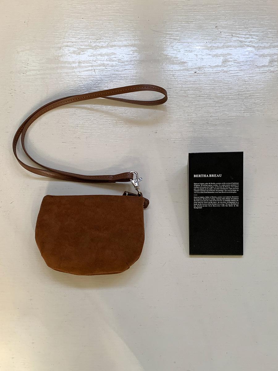 

Новая мини-сумка на шею, замша, простая осенне-зимняя наплечная сумка, однотонная нишевая плюшевая сумка для помады и мелочи кофейный