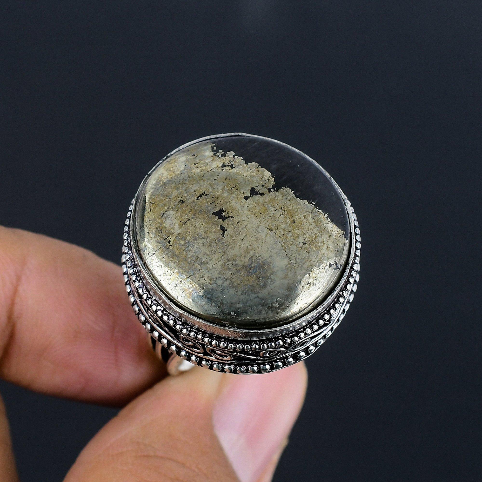 

Кольцо из серебра 925 пробы с драгоценным камнем пирит-агат, размер 8,5 золотистый