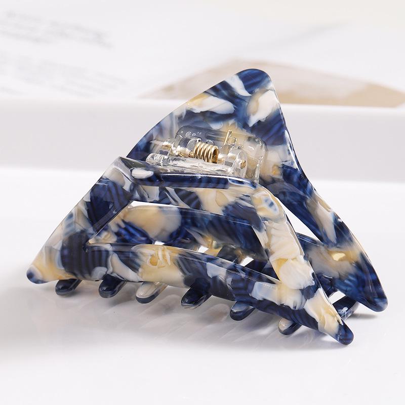 Korean-Style Trendy Hair Accessories: Simple Triangular Acetate Claw Clip for Women