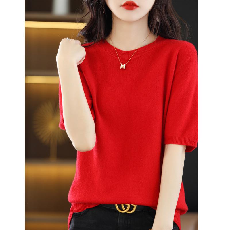 Women's Plus Size Wool Sweater - Versatile Knitwear for Autumn and Winter.