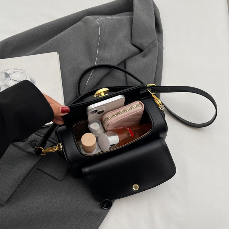 Classic Black Shoulder Bag Women's Versatile Retro Crossbody Square Bags New Large Capacity Textured Leather Flap Handbags CLE