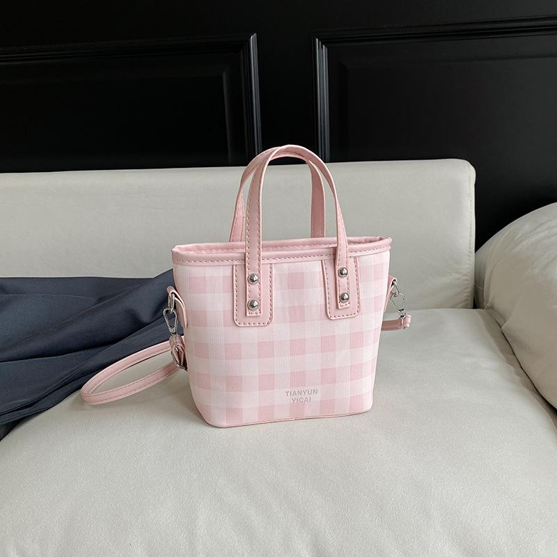 

Women s bag portable fashion versatile bag women s new popular shoulder messenger bag simple bucket bag розовый