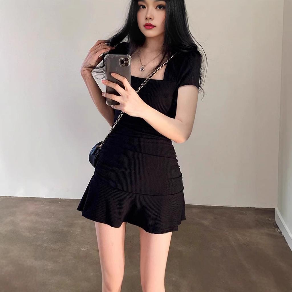 Black French square neck hip-wrapped knitted skirt women's summer new Spice Girl temperament ruffle leaf dress