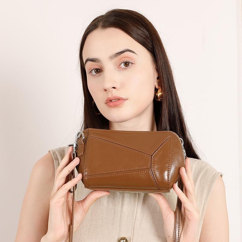 Vegetable Tanned Cowhide Retro Geometric Splicing High-end New Leather Versatile Fashion Single Shoulder Crossbody Woman