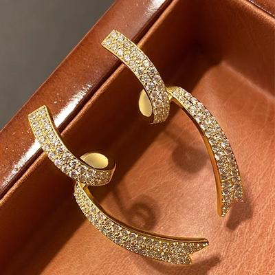 Orecchini Pendenti a Forma di Nastro Color Oro Huitan Donna Moda di Lusso Gioielli in Zirconia Brillante per Fidanzamento Accessori Moda