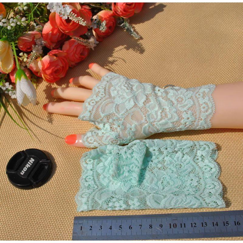 New Arrival Lace Half Finger Gloves Women's Thin Summer Silk Ice Short Sun Protection Driving Non Slip Elastic Fingerless Gloves Bridal Gloves