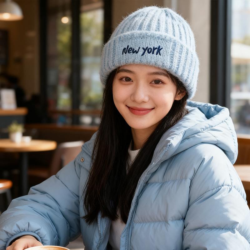 Autumn and Winter Wool Hat Women's Ear Protection Hat Warm Cold Hat Versatile Loose Knitted Hat Headgear
