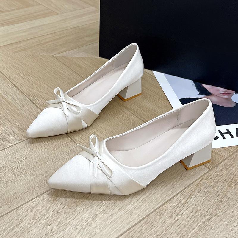 Temperament Satin Pointed Thick Heel Doudou Shoes New with Skirt Sweet Bow Light Mouth Single Shoes