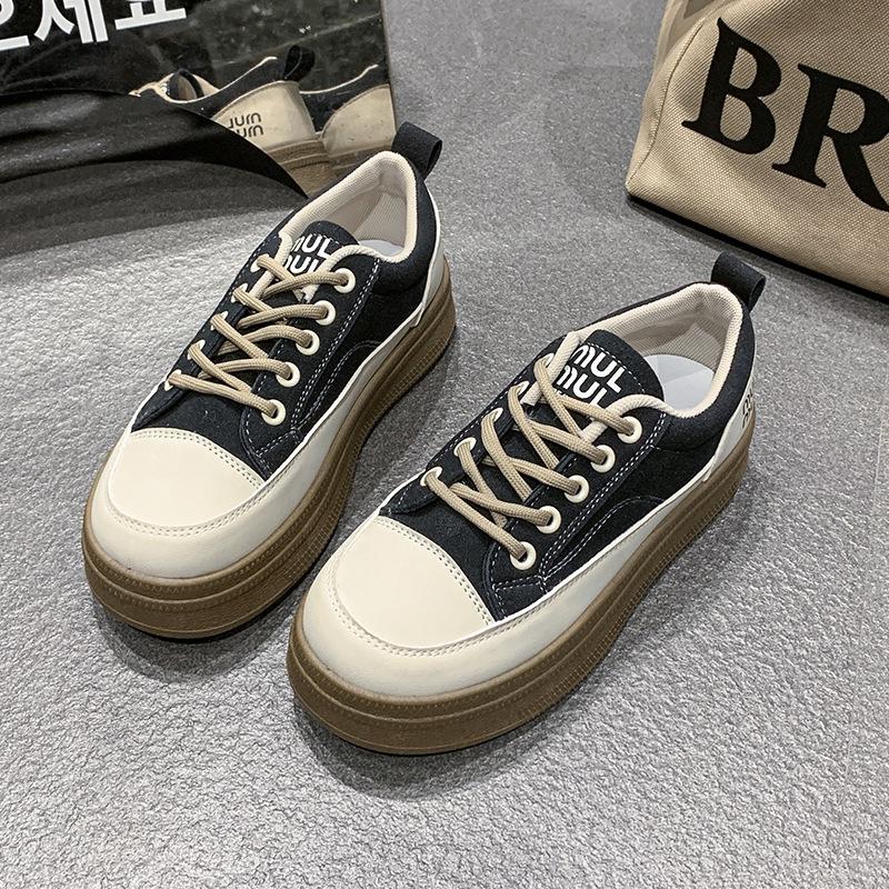 Spring 2025 new light flat comfortable not tired feet sports board shoes retro fashion versatile casual shoes women