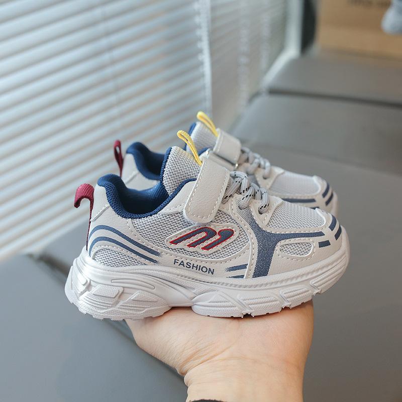 Nouvelles chaussures de sport pour enfants printemps maille respirante chaussures de course pour garçons semelle souple chaussures papa pour filles