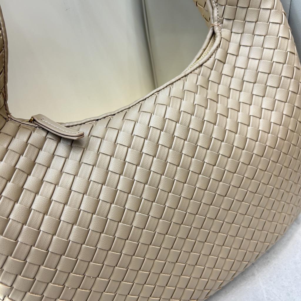 Large capacity high-end handwoven bag tote bag casual wide shoulder strap fashion commuting cross-border shoulder armpit bag
