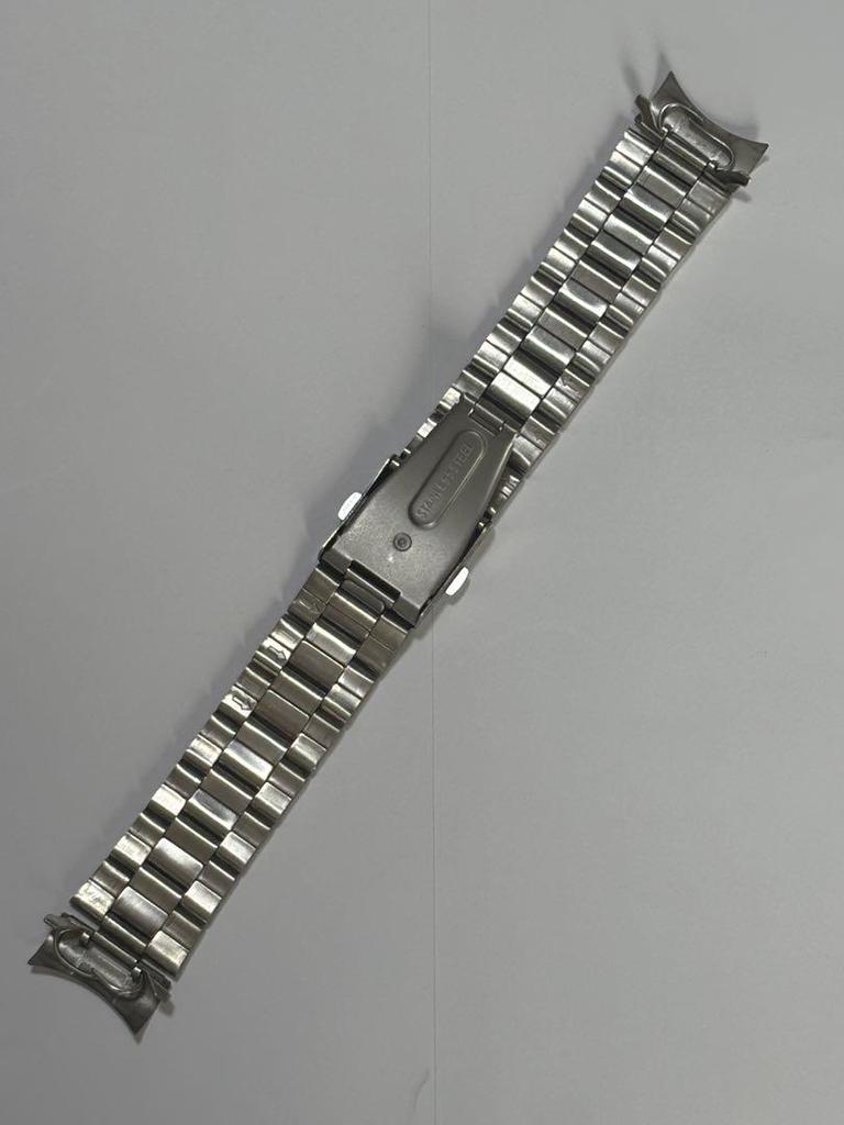 [USED] Large 22mm metal watch with tri-fold band