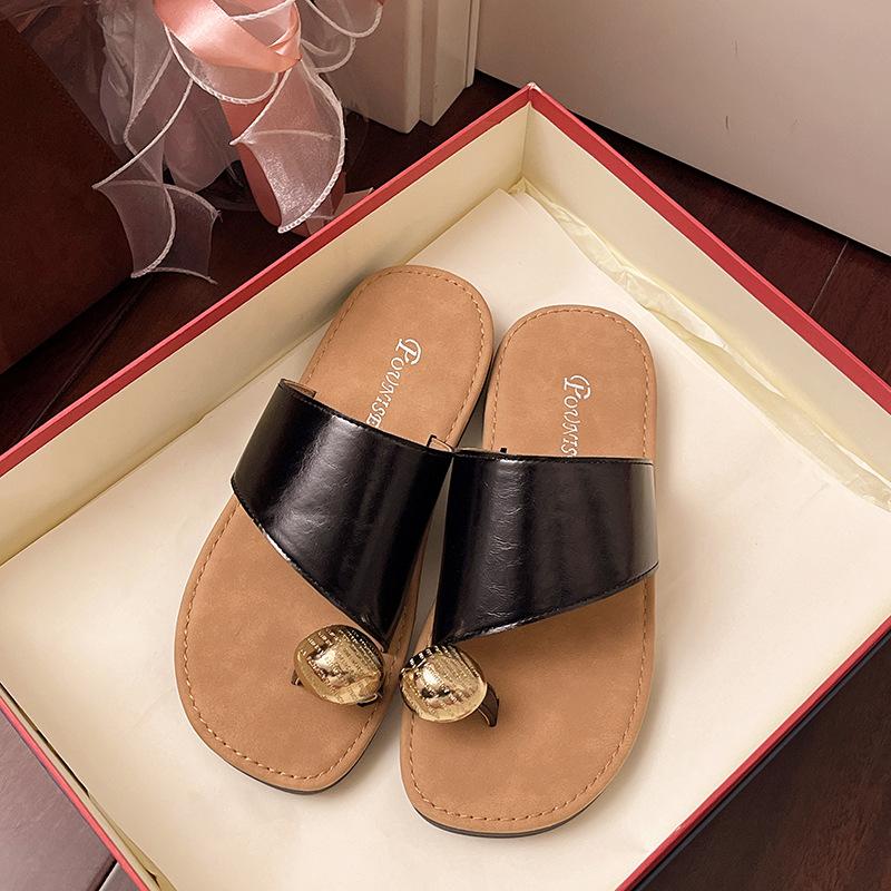 French Slippers Women's Summer Wear 2025 New High-end Flat-bottomed Toe Beach Sandals Soft-soled Toe Lazy Drag