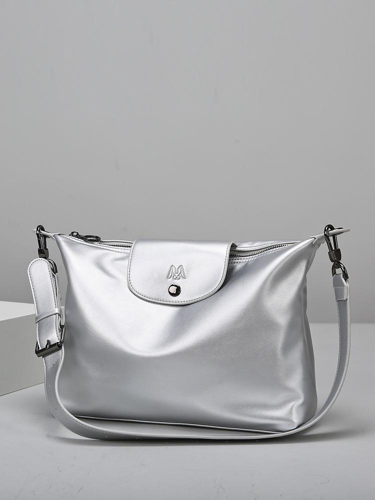 

Tote bag Soft leather commuter women s messenger bag Stylish and simple shoulder bag Versatile large capacity tote bag серебряный