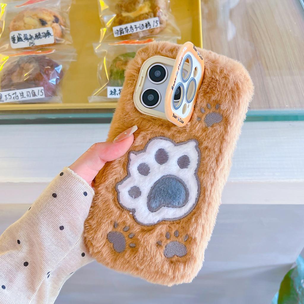 16P autumn and winter plush cat claw mobile phone case is suitable for Apple 17PROMAX trend 15 fine hole lens holder 17AIR