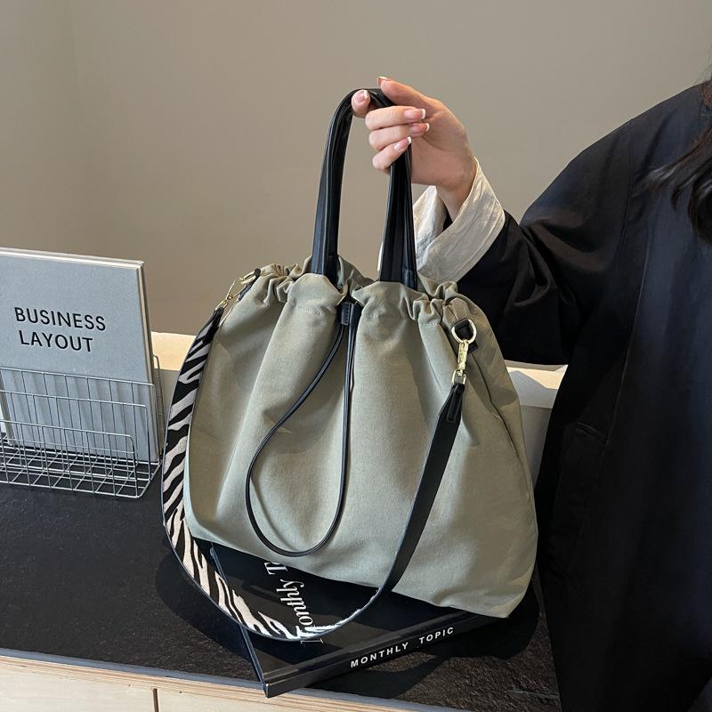 Большая вместительная сумка-ведро с завязками на шнурке женская сумка через плечо сумка — фото 3